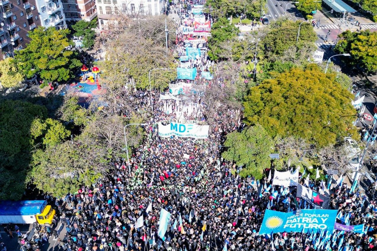 Imagen de Histórica movilización a Plaza de Mayo en defensa de Cristina y de la democracia